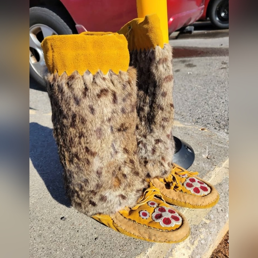 Native Canadian Indigenous Beaded Moccasins Boots Chippewa Ojibwe mens 8 women's